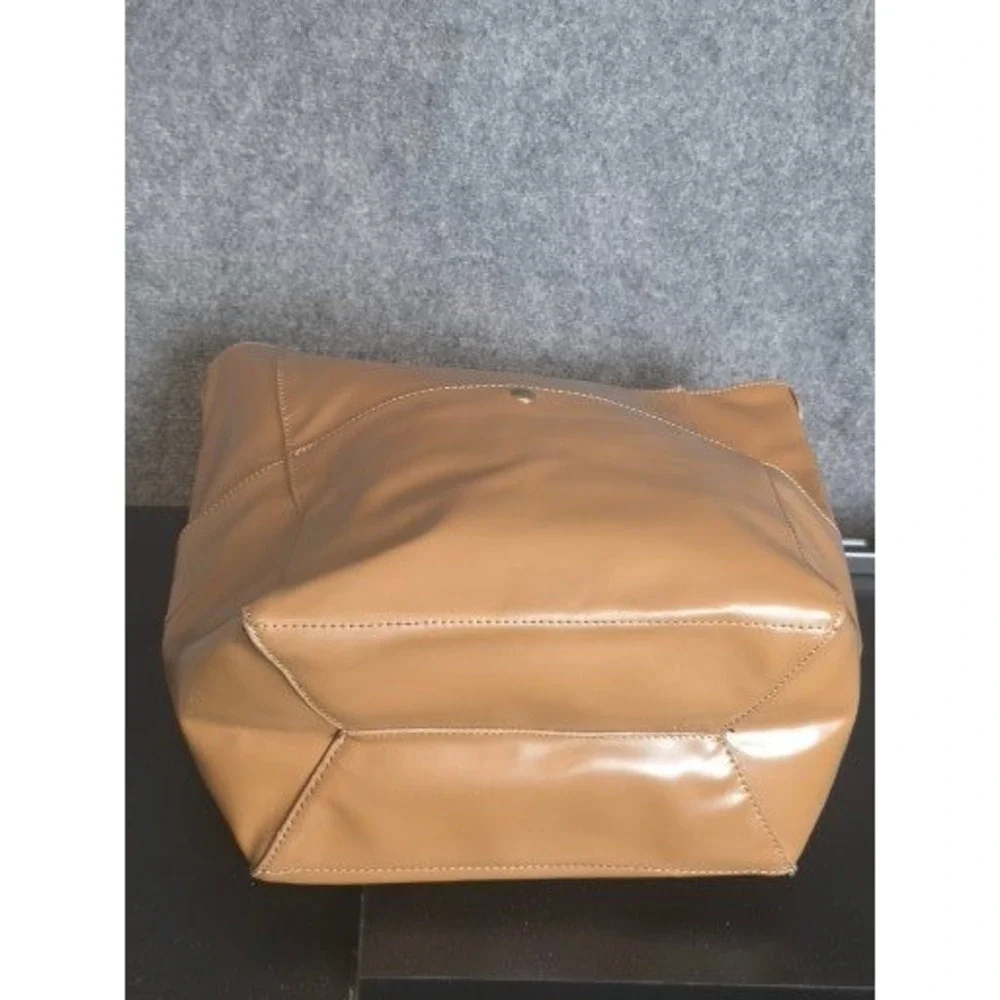 Kayu polished hobo